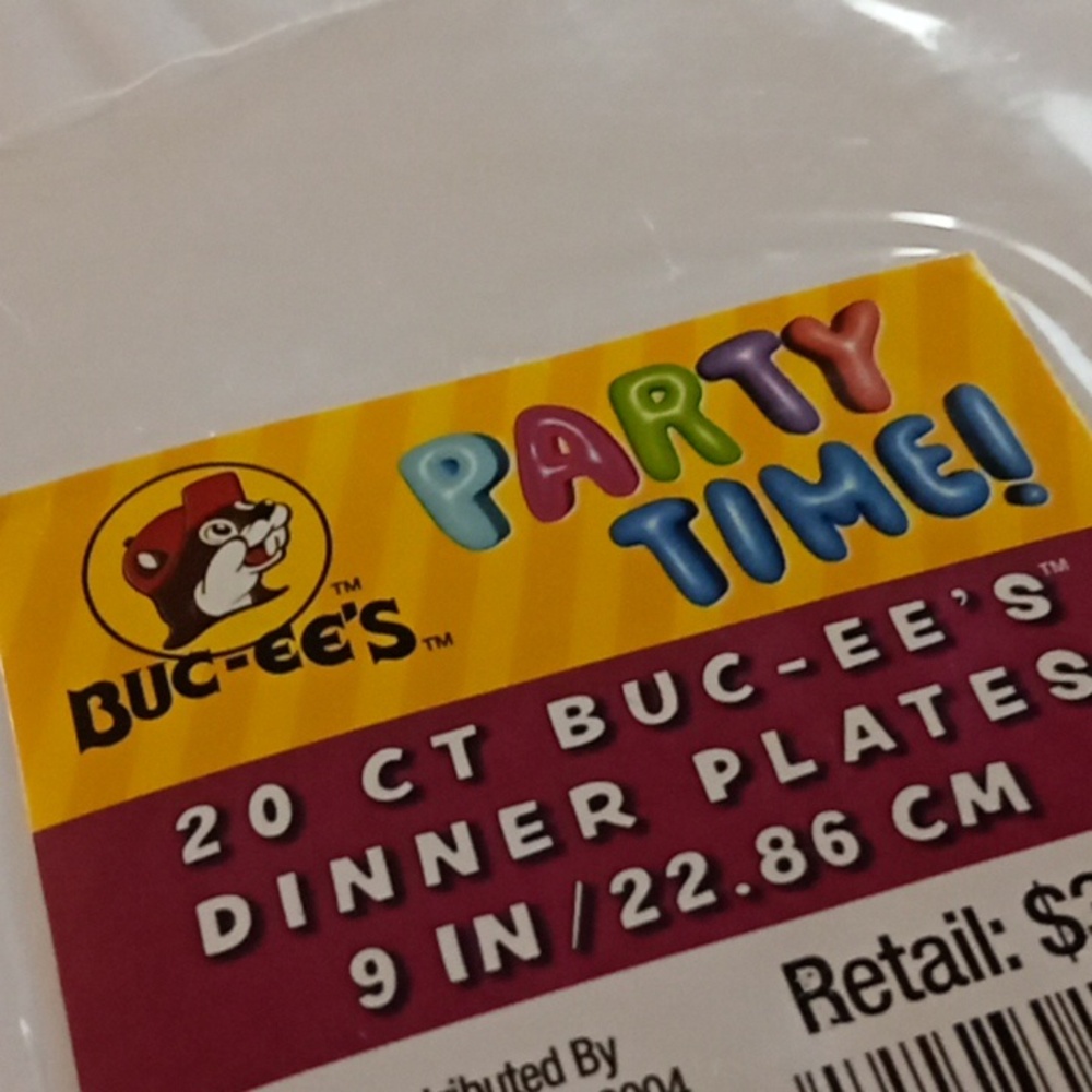 Buc-ees Dinner Plates - Picture 2 of 2